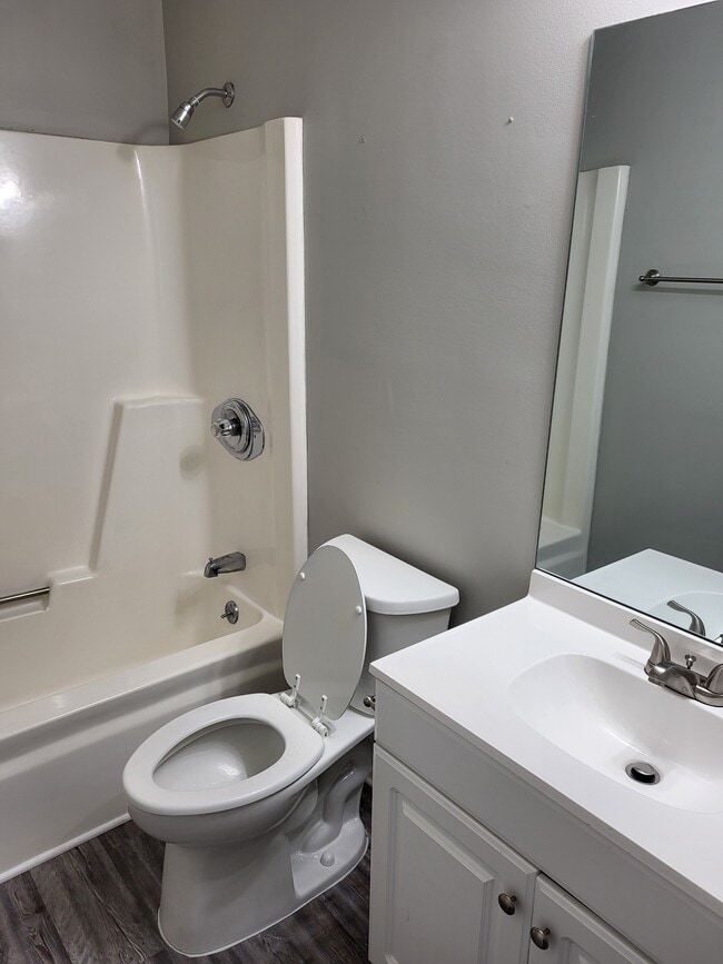 Building Photo - 313 Churchill Dr