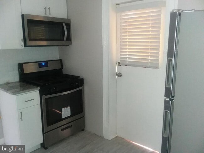 Building Photo - 2012 Mt Royal Terrace