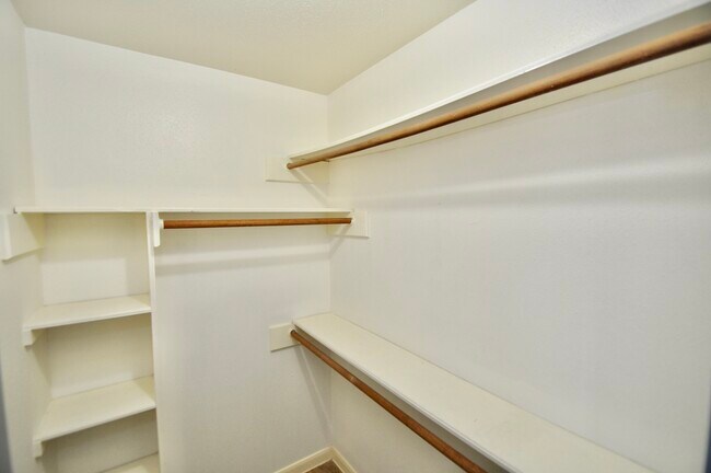 Building Photo - 6822 La Puente Dr
