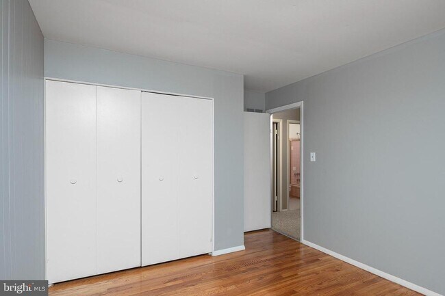 Building Photo - 3947 Setonhurst Rd