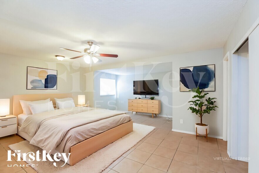 Building Photo - 5214 S 44th Pl