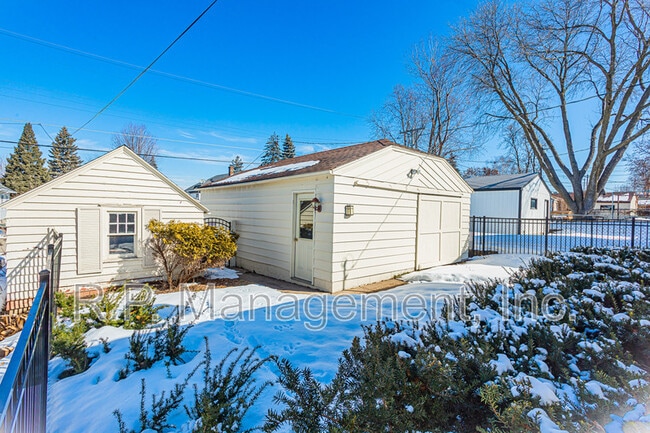 Building Photo - 1629 Watson Ave