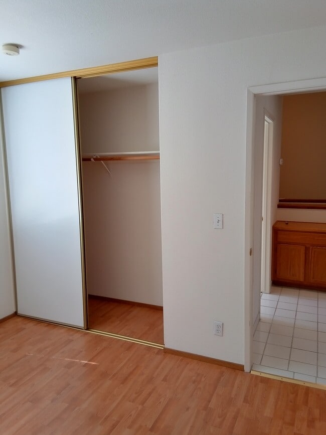 Building Photo - 1250 Formosa Dr