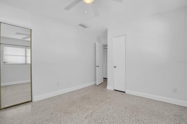 Building Photo - 765 56th Ave S