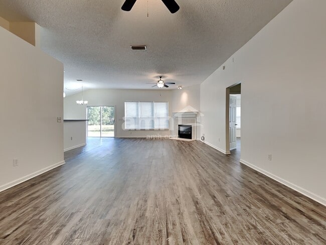 Building Photo - 14249 Fish Eagle Dr E