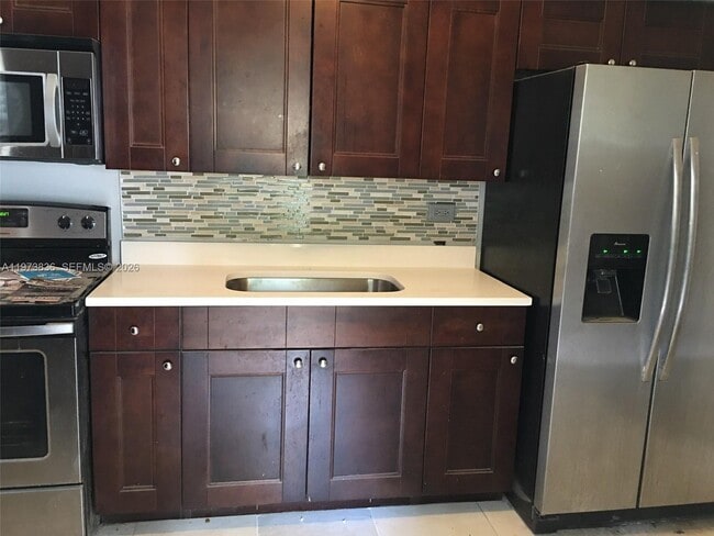 Building Photo - 2277 SW 27th St