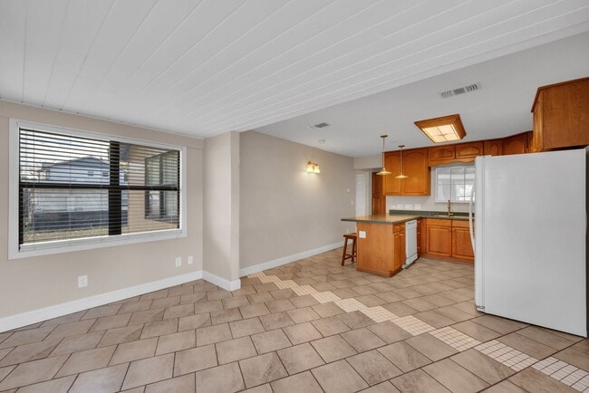 Building Photo - Norfolk