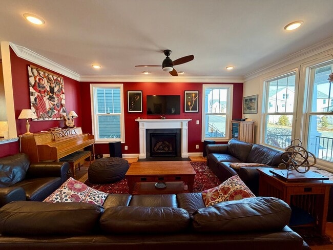 Building Photo - 1539 Barnett St