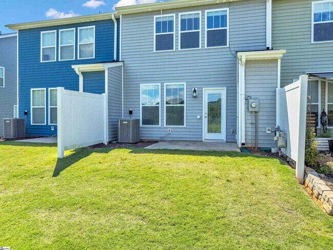 Building Photo - 46 Mardale Ln