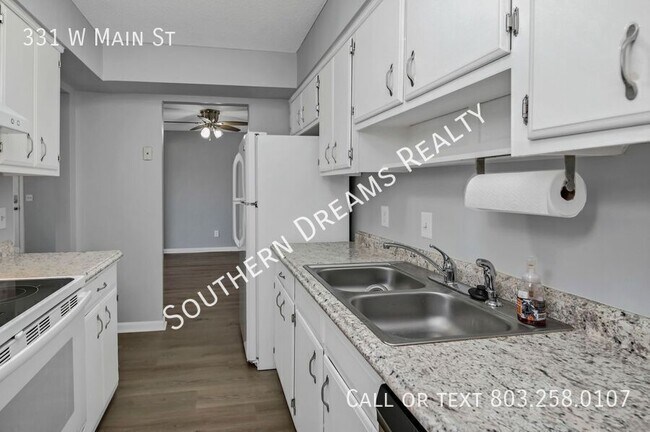 Building Photo - 331 W Main St