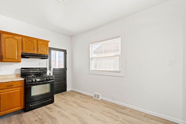 Building Photo - Recently Renovated Home in Coraopolis