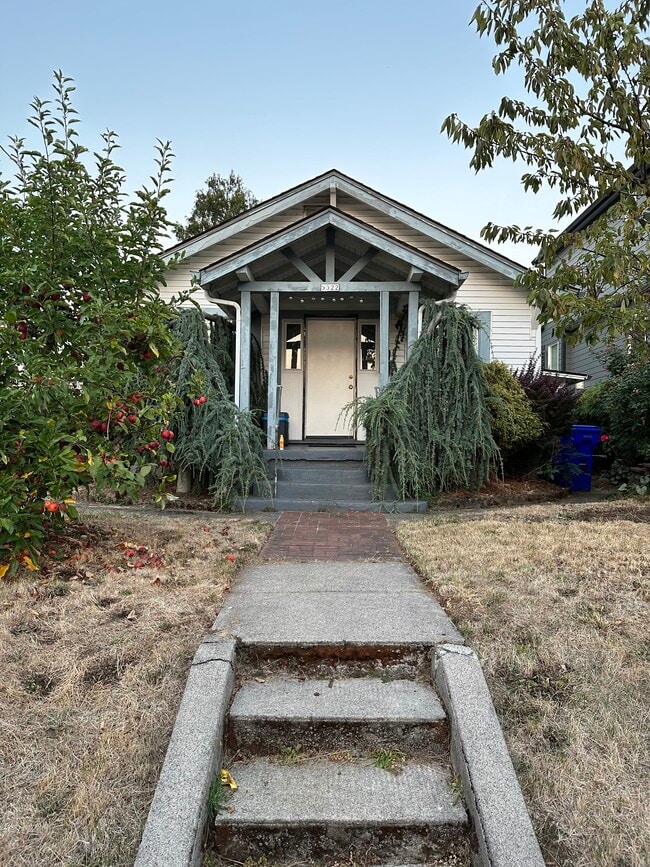 Building Photo - 5322 NE 11th Ave