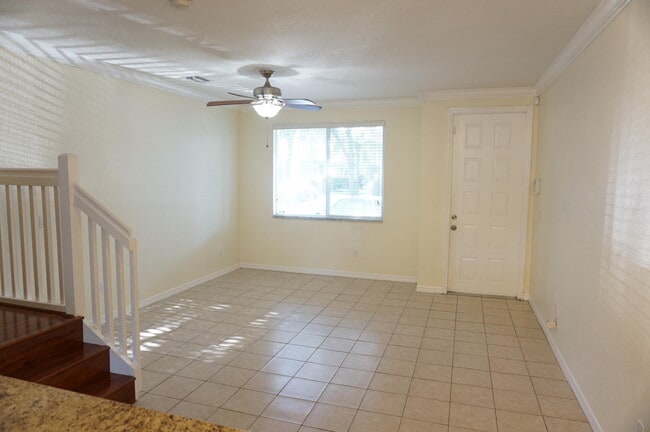 Building Photo - 3520 Oleander Terrace