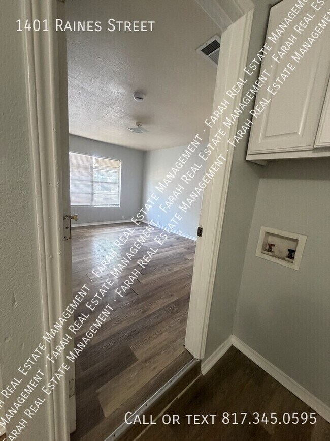 Building Photo - 1401 Raines St