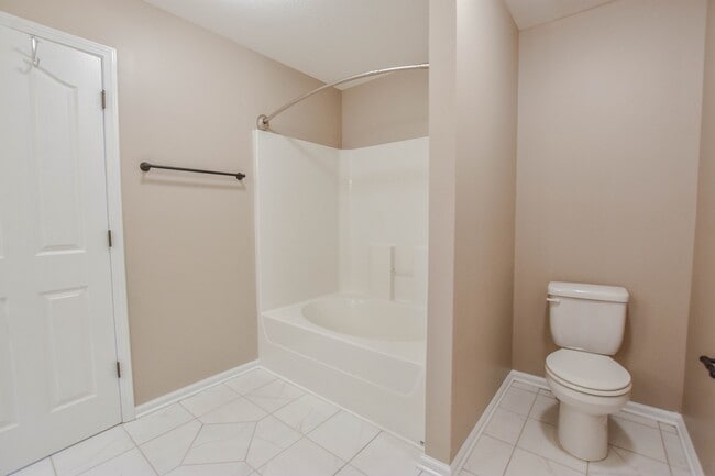 Building Photo - Pet Friendly in Fox Crossing!
