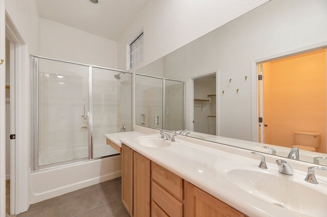 Building Photo - 3 Bedroom 2.5 Bath at Villa Verona Scottsdale