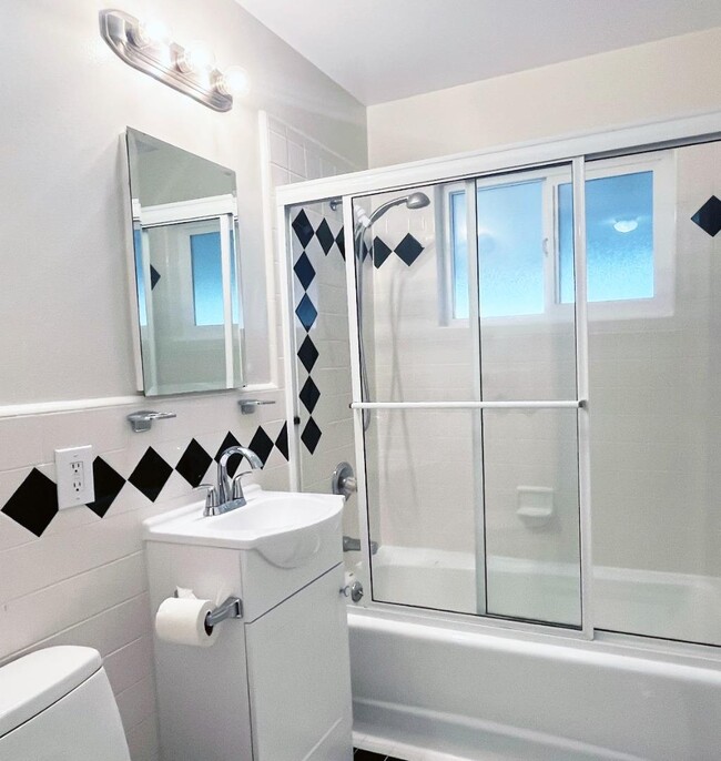 Building Photo - 519 Drucilla Dr