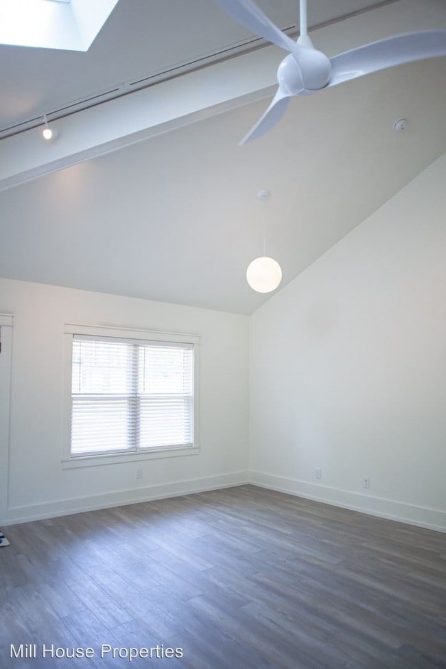 Building Photo - 113 Barclay Rd