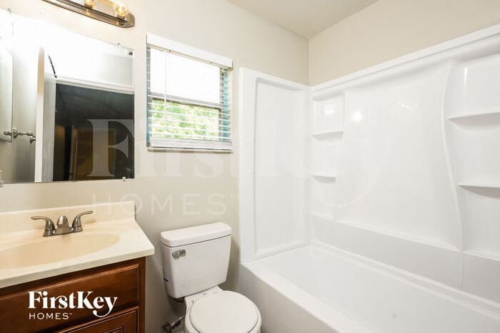 Building Photo - 6363 Brack St