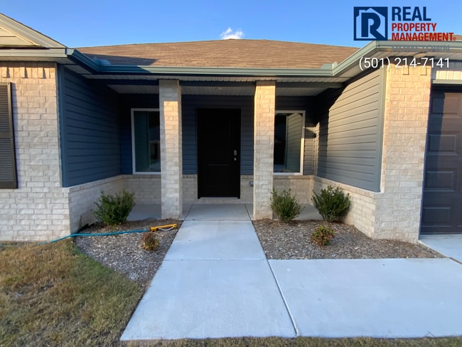 Building Photo - 1495 Meadows Dr