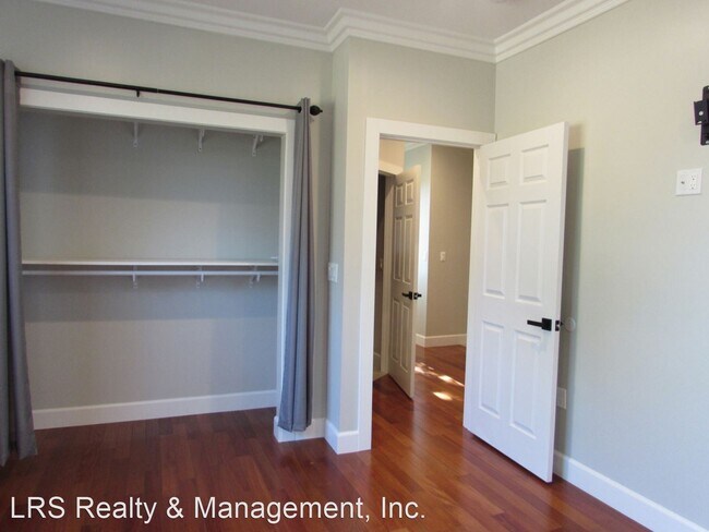 Building Photo - 2 br, 1.5 bath House - 8850 Laramie Avenue