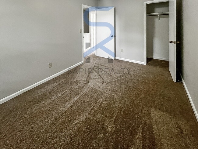 Building Photo - 2020 Downs Pl