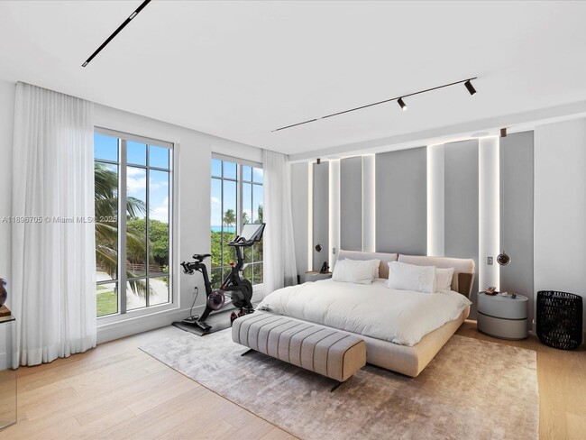 Building Photo - 3501 N Ocean Dr