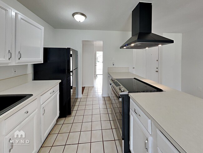 Building Photo - 551 Oldbridge Dr