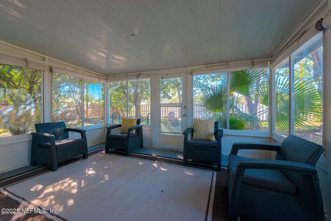 Building Photo - 4570 Blue Stream Ln N