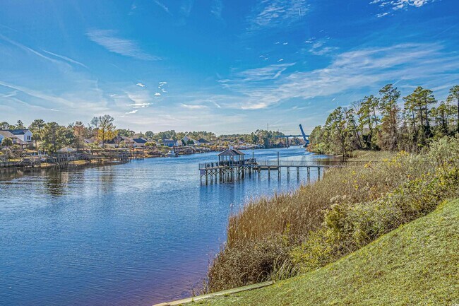 Building Photo - 619 Waterway Village Blvd