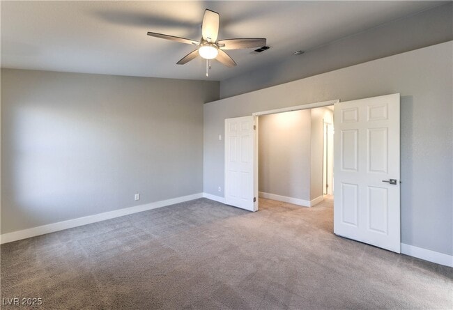 Building Photo - 20 Fantasia Ln