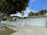 Building Photo - CENTRALLY LOCATED HOME IN BEVERLYWOOD!