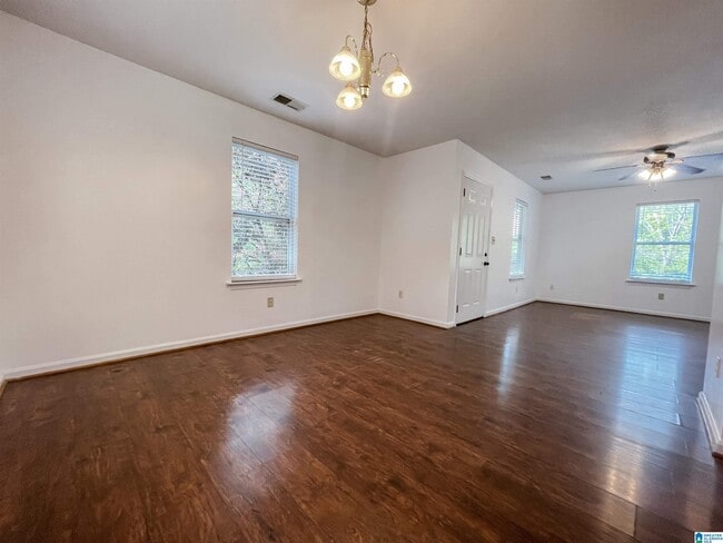 Building Photo - 919 47th Way S