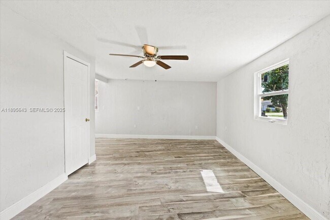 Building Photo - 4131 NW 13th Ave