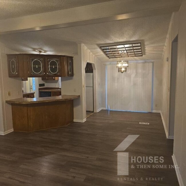 Building Photo - 224 Double Bridge Rd