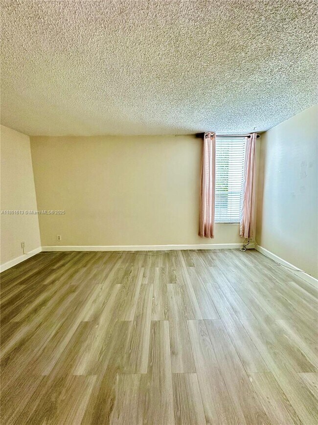 Building Photo - 7175 Orange Dr