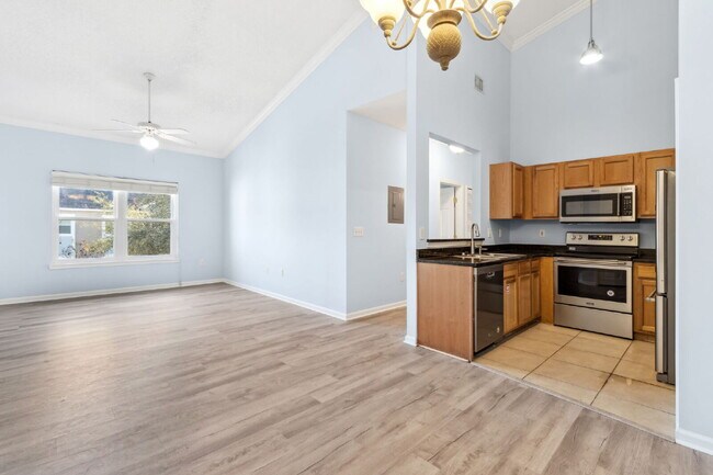 Building Photo - For Rent-  2nd months rent is FREE!!!!