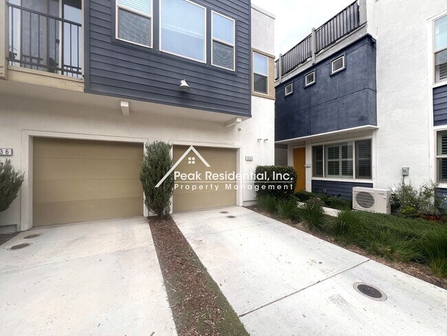 Building Photo - Beautifully Updated 1bd/1ba Land Park Area Condo with 1 Car Garage!