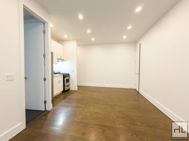 Building Photo - EASTERN PARKWAY / Rent Stabilized  Crown Heights 1-Bed 1-Bath / Prospect Park