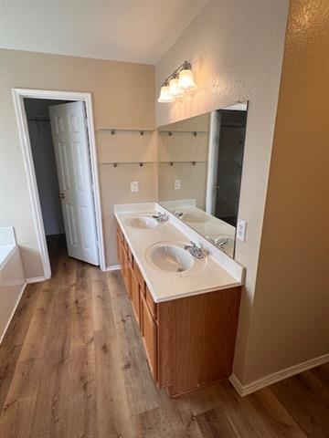 Building Photo - 5880 Crestview Dr