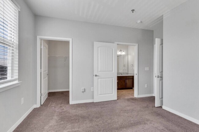 Building Photo - 1118 Litton Ave