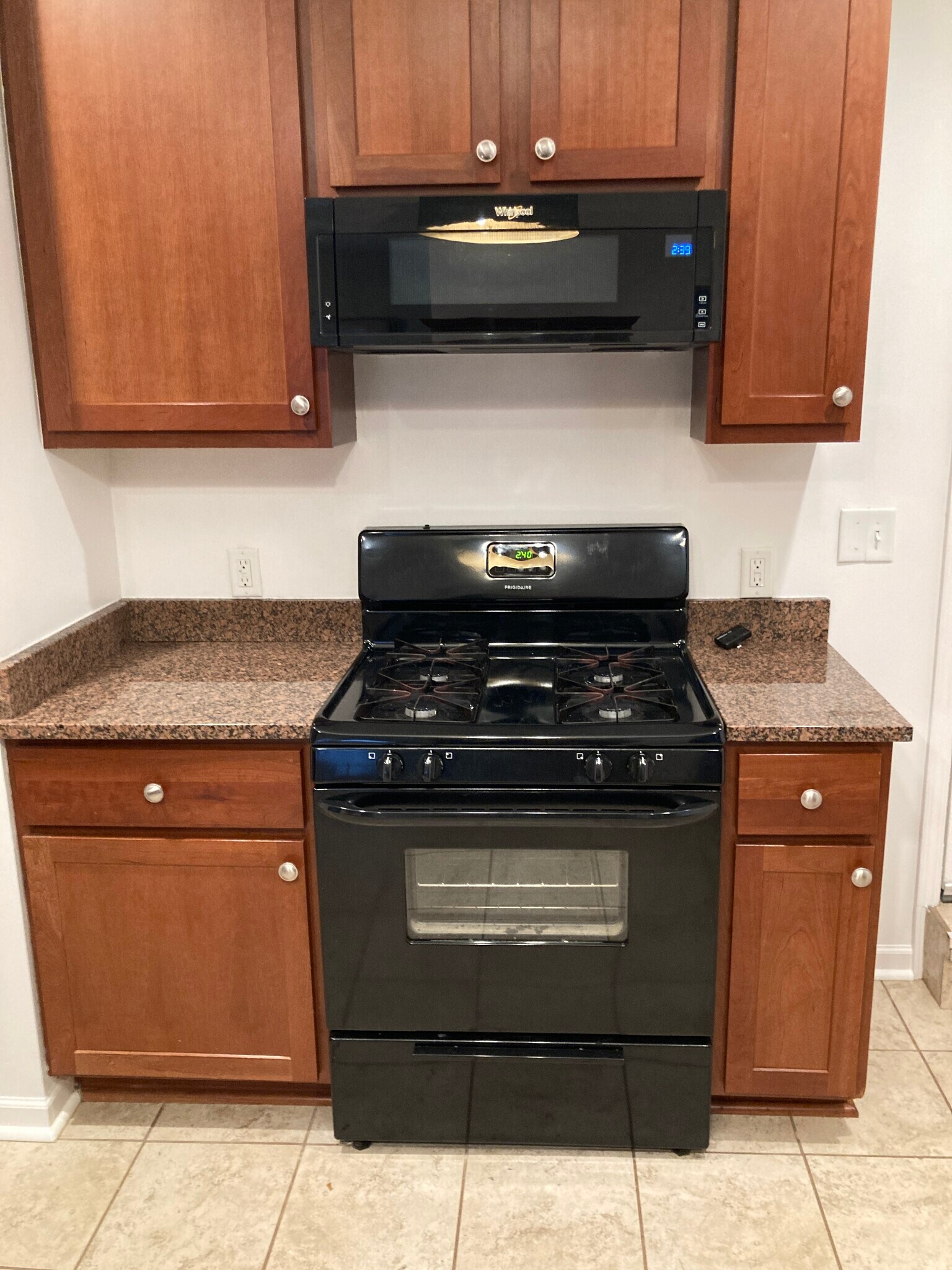 Building Photo - 2810 S Lenox St