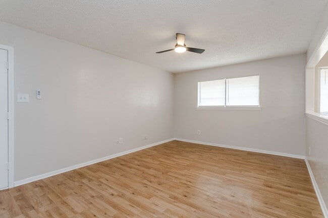 Building Photo - 4 Bedrooms | 2 Bathrooms | 2-Car Garage | Pool | Park-Front Living