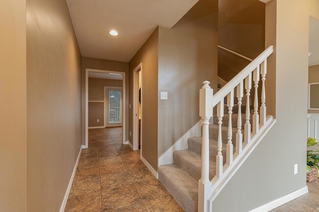 Building Photo - 5095 S Wanda Gray Ave