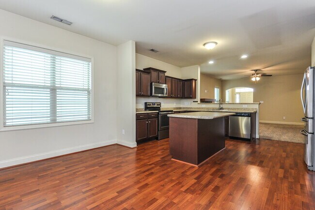 Building Photo - 12 Wensley Ct