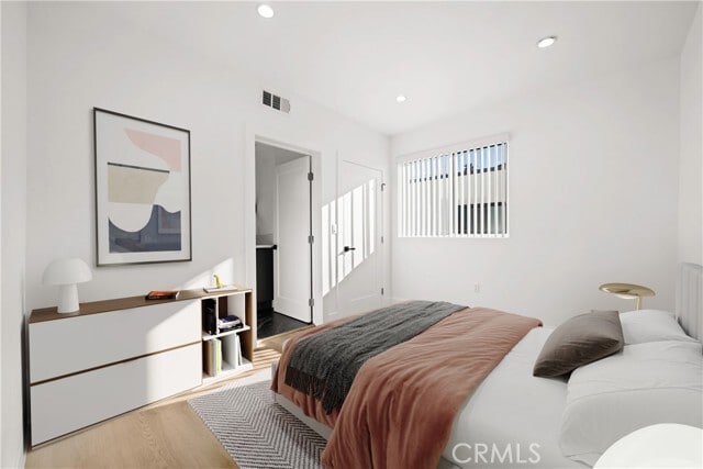 Building Photo - 2002 Hillcrest Dr