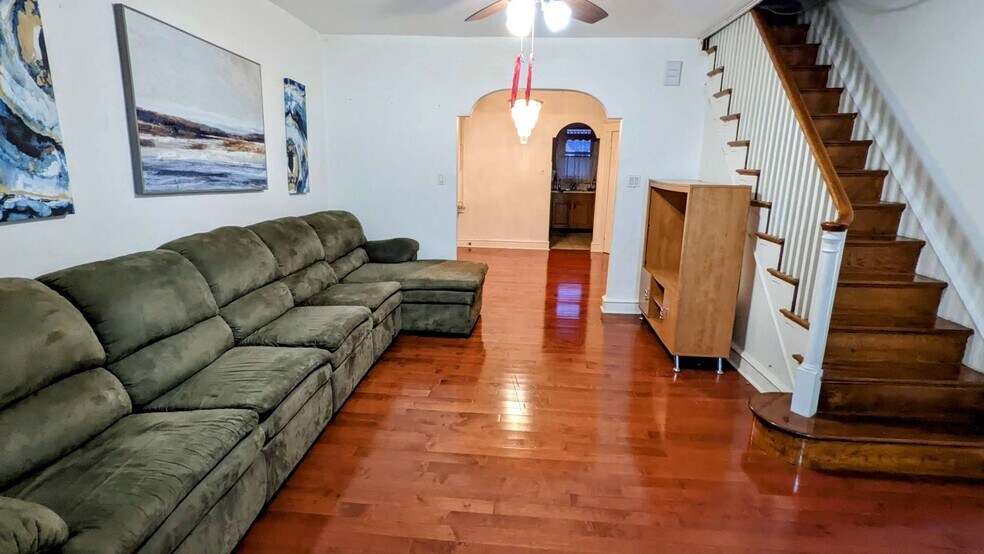 Building Photo - 103 W Spencer Ave