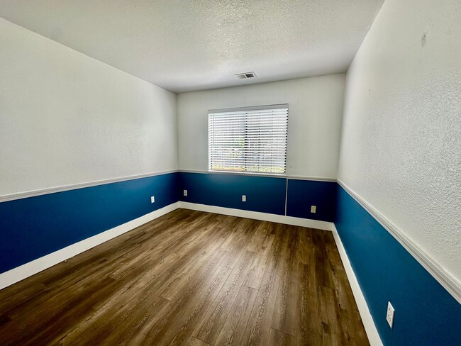 Building Photo - One story gorgeous home in the highly desi...