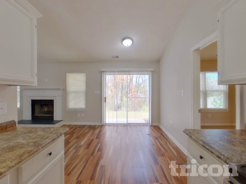 Building Photo - 11006 White Stag Dr