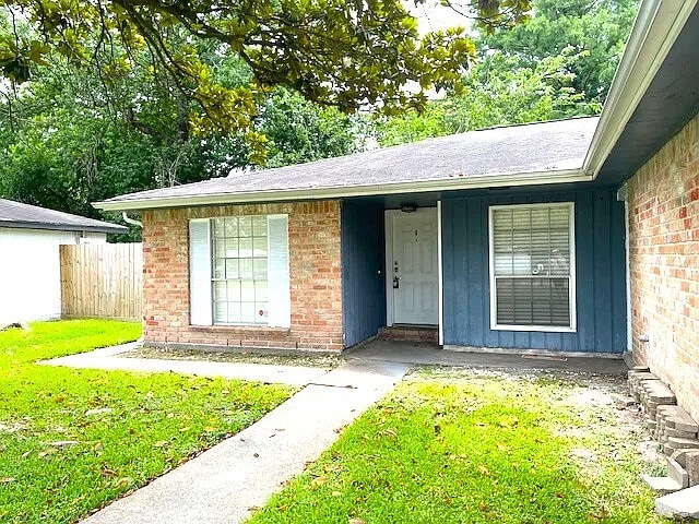 Building Photo - 23107 Summergate Dr